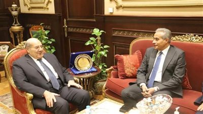 وزير القوى العاملة يلتقي رئيس 