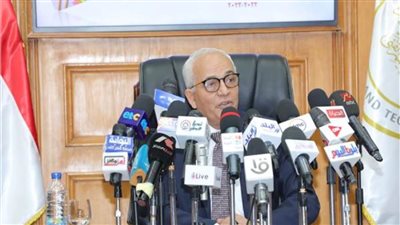 وزير التعليم: اللغات الأجنبية الأولى تشمل 32 سؤالًا والطالب يتسلم ورقتين 