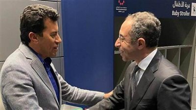 وزير الرياضة يصل قطر للقاء عدد من الوزراء وحضور مباريات المونديال 