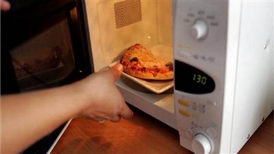 7 أطعمة تصبح سامة عند تسخينها بعد الطهى 