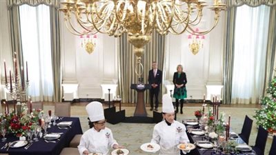 وجبة عشاء بنصف مليون دولار.. تفاصيل مثيرة من لقاء ماكرون وبايدن
