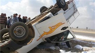 بالأسماء.. إصابة 16 عاملاً إثر إنقلاب سيارة عمالة زراعية بصحراوي البحيرة  