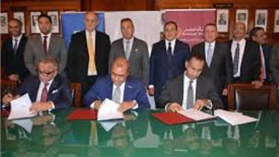 لدعم البحث العلمي والتدريب.. مصر للطيران توقع بروتوكول مع هيئة مستشفيات باريس