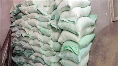 ضبط قائد سيارة استولى على 8 أطنان دقيق بلدى مدعم بالقليوبية