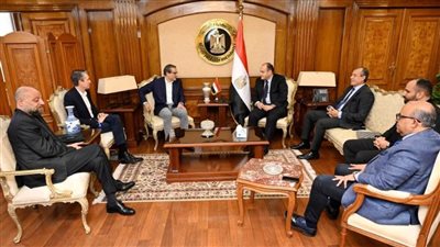 وزير التجارة يبحث مع رئيس شركة ديور الفرنسية خطط الشركة للتواجد بالسوق المصري المرحلة المقبلة