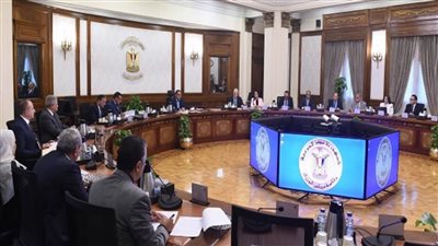 رئيس الوزراء يعقد اجتماعا لمتابعة عدد من المشروعات في جنوب سيناء (صور)