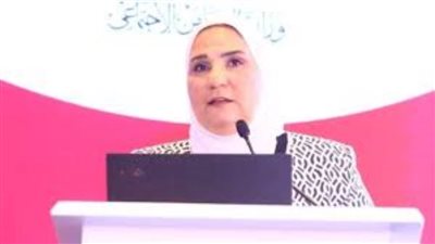 وزيرة التضامن تفتتح فرعا جديدا لبنك ناصر بحي الأسمرات