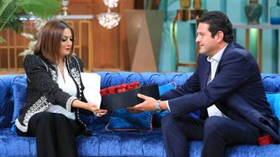 برسائل رومانسية.. بشرى وزوجها يحتفلان بعيد زواجهما 