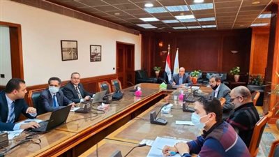 وزير الري يتابع موقف مشروعات حماية الشواطئ والتنسيق المشترك بين هيئة حماية الشواطئ ومعهد بحوث الشواطئ