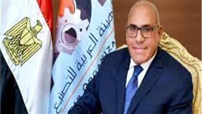 رئيس العربية للتصنيع يبحث مع وزير التكنولوجيا الزامبي التعاون في الإلكترونيات