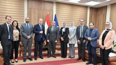 رئيس هيئة الدواء المصرية يستقبل السفير البريطاني بالقاهرة