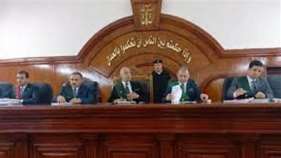 بتهمة الرشوة.. تأجيل محاكمة رئيس جامعة دمنهور