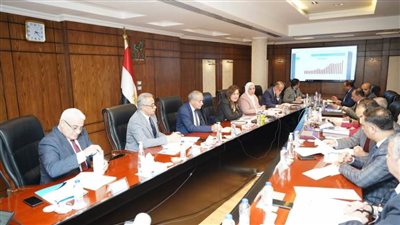 المجلس القومي للأجور يقر زيادة الحد الأدنى للأجر بالقطاع الخاص إلى 2700 جنيه وعلاوة دورية اعتبارًا من أول يناير 2023