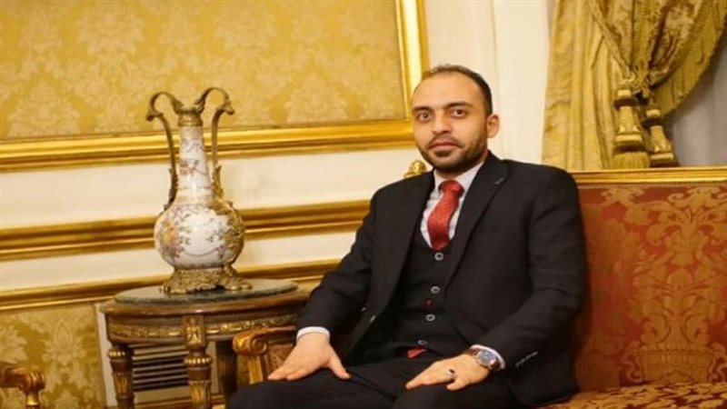 الكاتب مصطفى محمود
