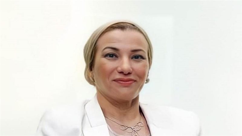 وزيرة البيئة تستعرض