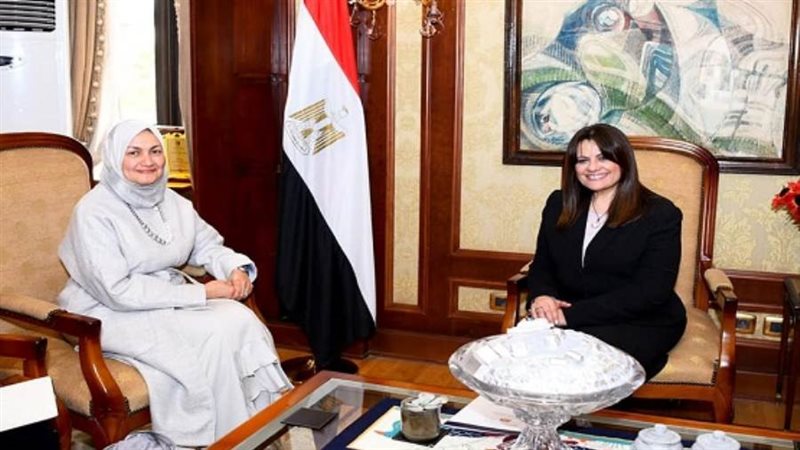 وزيرة الهجرة تستقبل
