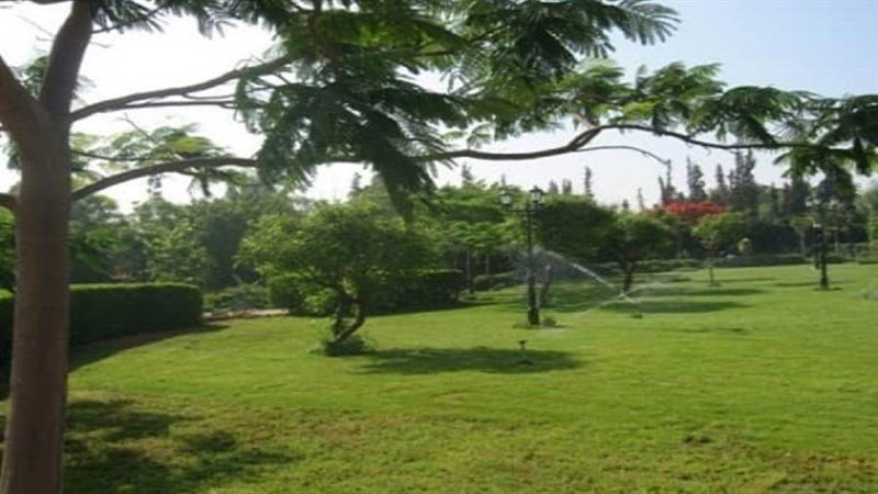 وزيرة البيئة تستعرض