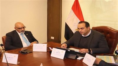 رئيس هيئة الرعاية الصحية يعقد اجتماعًا مع «التأمين الصحي» و«المجالس الطبية المتخصصة»