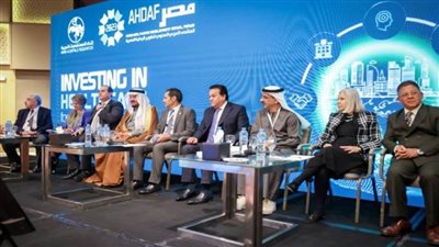 وزير الصحة: يؤكد أهمية الاستثمار بمجال تصنيع الأجهزة الطبية وتحقيق الإكتفاء الذاتي (صور)