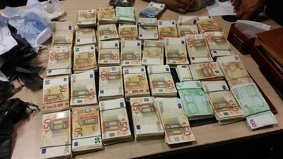 ضبط أجهزة تصوير سينمائي ومستلزماتها مهربة مع راكب في مطار القاهرة