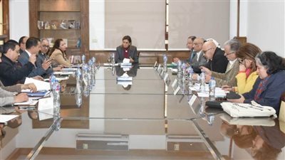 وزيرة الثقافة تترأس اجتماع قيادات الوزارة لمناقشة آليات ‏تفعيل الخطة الاستثمارية