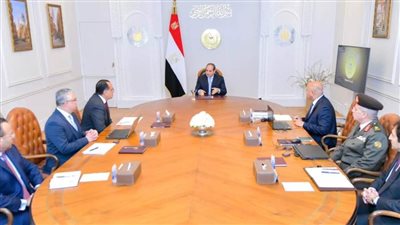 الرئيس السيسي يتابع مع الحكومة الموقف التنفيذي للمشروعات الاستثمارية بالمنطقة الاقتصادية بقناة السويس