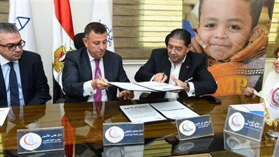 مؤسسة البنك التجاري الدولي وجامعة عين شمس يحتفلا بتوقيع اتفاقية تمويل الجناح الجراحى بـ 