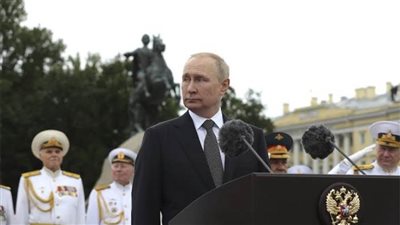 قائد روسي سابق يحذر من انهيار موسكو نهاية العام