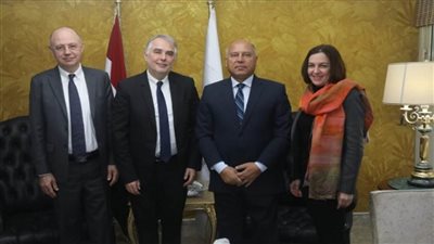 وزير النقل يستقبل المدير العام للاتحاد الدولى للسكك الحديدية لبحث التعاون (صور)