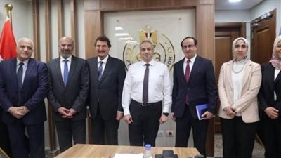 لمناقشة افتتاح مصنعها..مدير هيئة الدواء المصرية يستقبل رئيس شركة جمجوم فارما السعودية