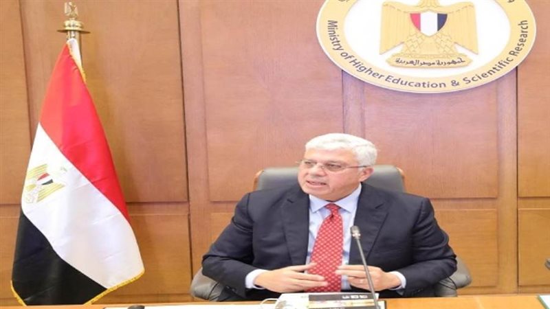 د. أيمن عاشور وزير