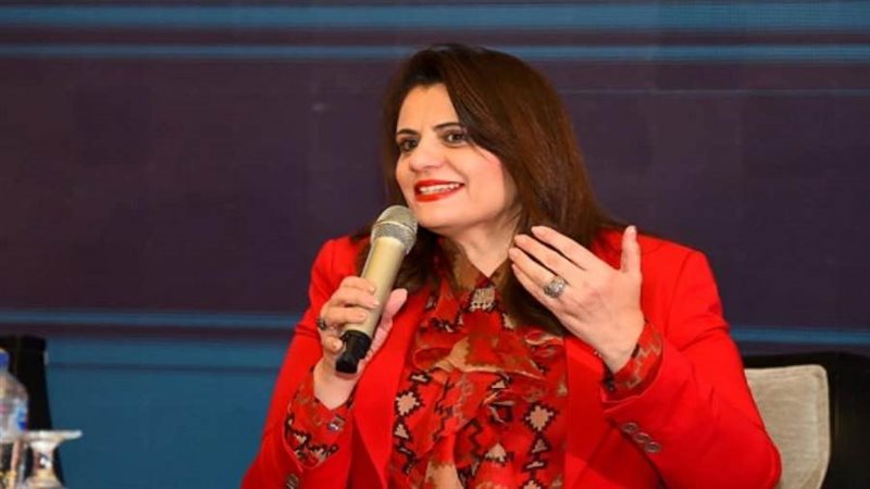 وزيرة الهجرة تشارك