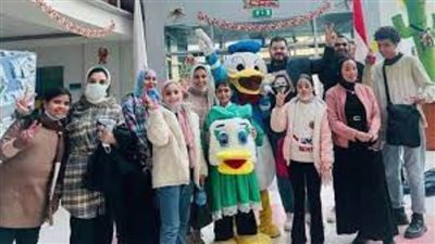 عمال البترول ينظمون زيارة لمستشفى 57357 لإدخال السرور على مرضى السرطان