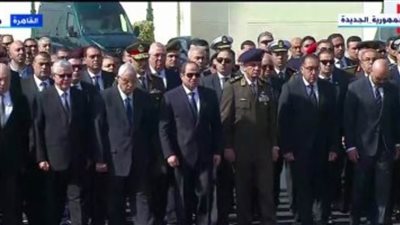 بالفيديو.. الرئيس السيسي يتقدم الجنازة العسكرية لشريف إسماعيل