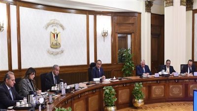 رئيس الوزراء يتابع جهود التوسع فى منظومة الزراعات التعاقدية (صور)