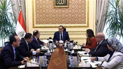 رئيس الوزراء: نعمل على كسر الإجراءات البيروقراطية لانطلاق قطاع الصناعة