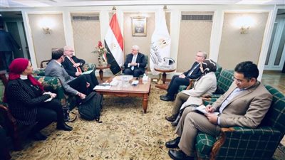 وزير التعليم العالي يبحث سبل دعم التعاون مع جامعة هال البريطانية 