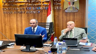 نائب وزير الإسكان يناقش مقترح الاستراتيجية القومية لقطاع مياه الشرب والصرف الصحي (صور)