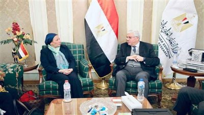 وزيرا التعليم العالي والبيئة يناقشان دعم سبل التعاون بين الوزارتين (صور)