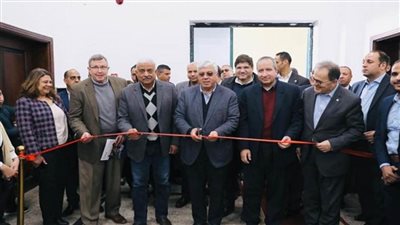 وزير التعليم العالي يفتتح المركز الجامعي للتطوير المهني بجامعة السويس (صور)