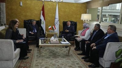 وزير النقل يبحث مع السفير الايطالي بالقاهرة آخر المستجدات الخاصة بتسيير خط رورو لنقل  الحاصلات الزراعية سريعة التلف بين الموانىء المصرية