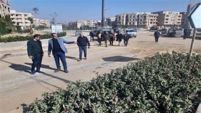 رئيس جهاز مدينة الشروق يتفقد أعمال التطوير ورفع كفاءة الطرق بعدة مناطق بالمدينة (صور)