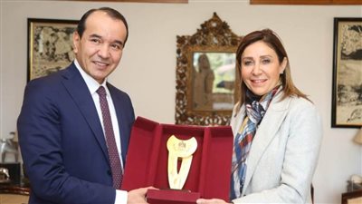 وزيرة الثقافة تلتقي نظيرها الأوزباكستاني لبحث سُبل التعاون المشترك 