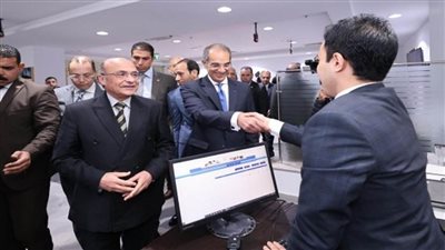وزيرا العدل والاتصالات يفتتحان 3 فروع توثيق مميزة وإتاحة العمل بها في الفترة المسائية (صور)