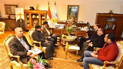 محافظ أسيوط يناقش احتياجات المواطنين مع أعضاء مجلسي النواب والشيوخ 