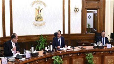 رئيس الوزراء: ملف توطين الصناعات يأتي في مقدمة أولويات الحكومة