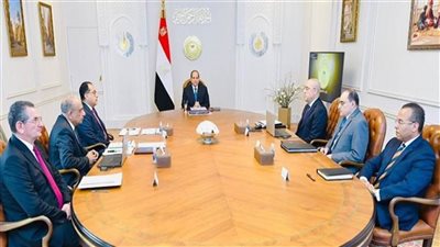 السيسي يتابع خطط تحديث وتطوير قطاع الصناعات النسيجية في مصر 