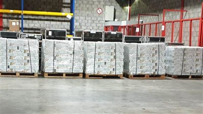 وصول شحنة تمور من أحد المحسنين بالسعودية للهيئة الأوروبية للمراكز الإسلامية لتوزيعها في رمضان (صور )