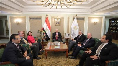 وزير التعليم العالي يلتقي وفد جامعة لينكولن البريطانية