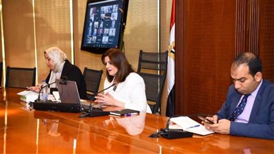 وزيرة الهجرة تلتقي عددا من أبناء الجالية المصرية في إيطاليا والفاتيكان